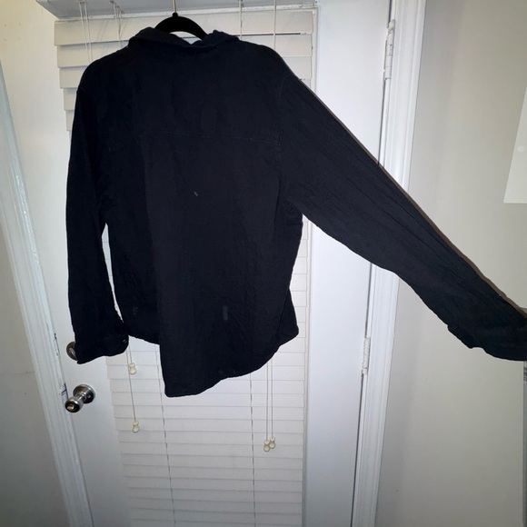 Universal Thread Women’s Black Button-Up Shirt Size XL - Picture 6 of 8